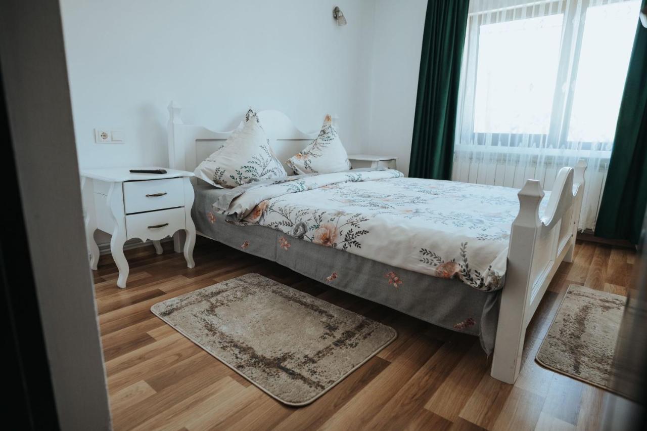 Pensiunea La Lenuta Onceşti Exterior foto